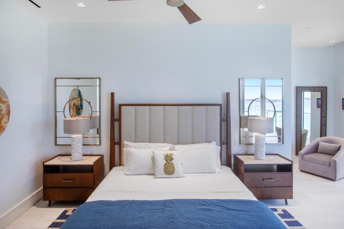 Oceanfront Penthouse And Patio At One Cable Apartment Nassau