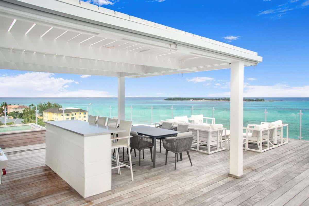 Oceanfront Penthouse And Patio At One Cable Apartment *