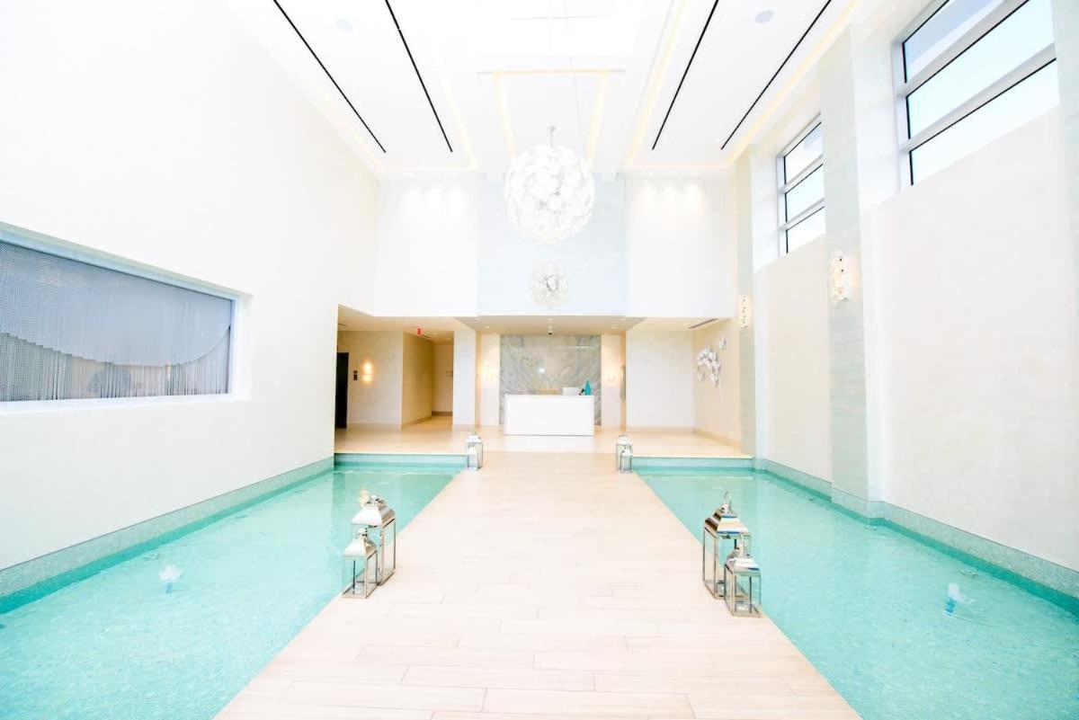Oceanfront Penthouse And Patio At One Cable